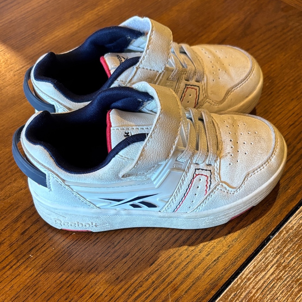 Reebok Cream Sneakers with Velcro Closure